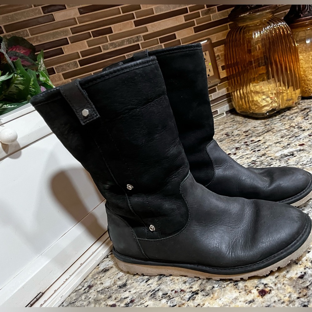 UGGS Ugg Malindi Cuffable Cuff Black Leather Shearling Mid Calf Boots